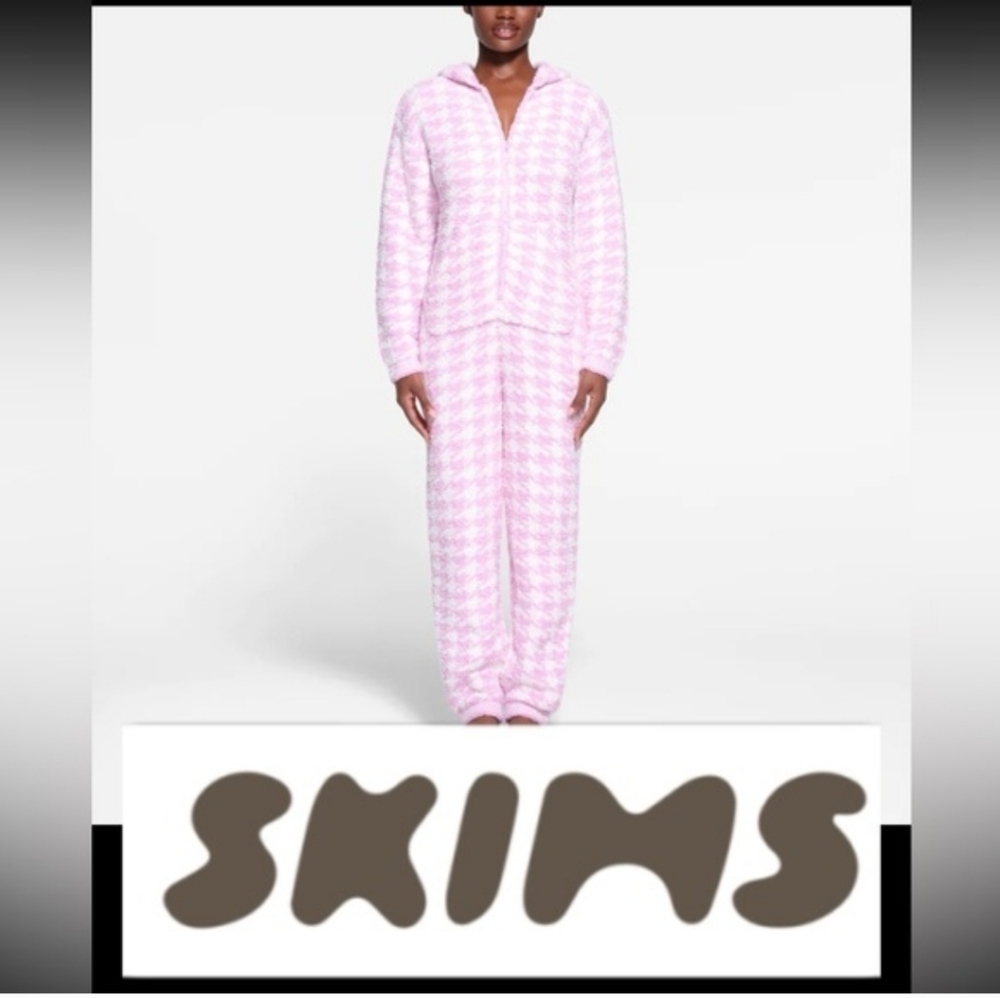 SKIMS Cozy Knit Unisex Onesie in the limited edition "Petal Houndstooth" S/M
